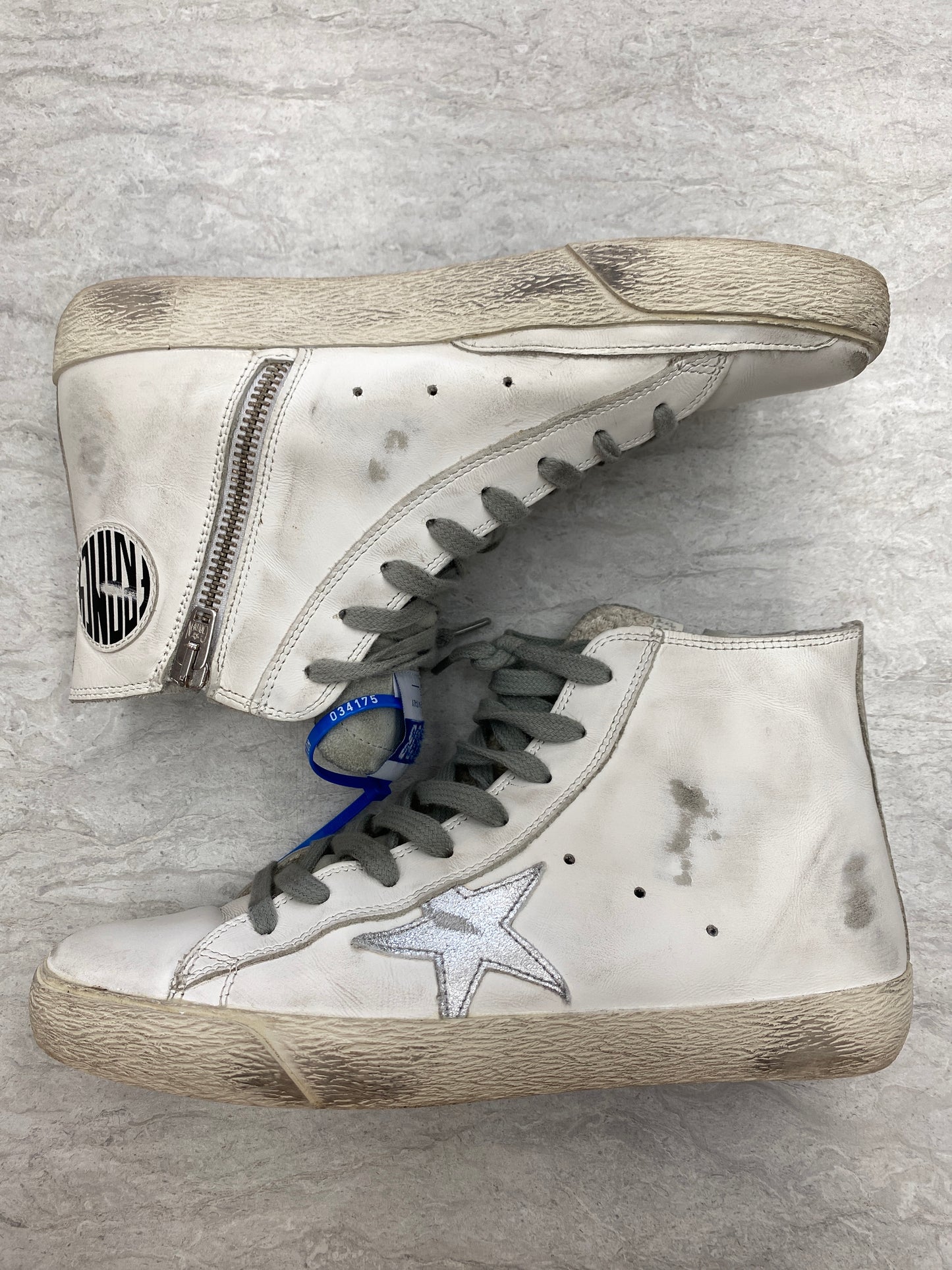 Shoes Luxury Designer By Golden Goose In Grey & White, Size: 7.5