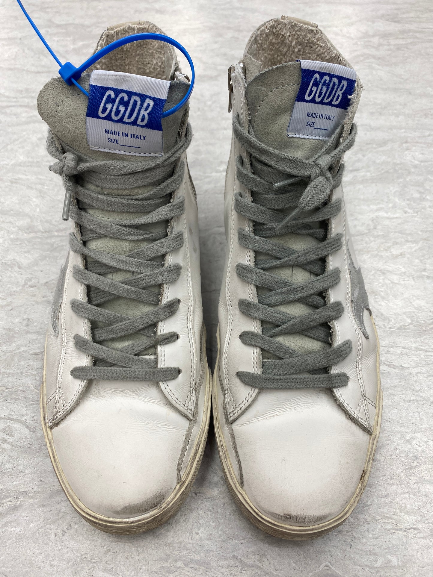 Shoes Luxury Designer By Golden Goose In Grey & White, Size: 7.5