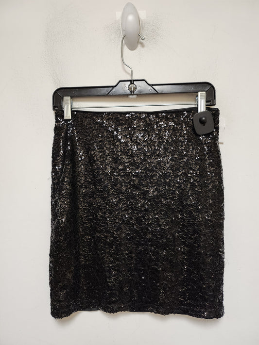 Skirt Mini & Short By Divided In Black, Size: 4