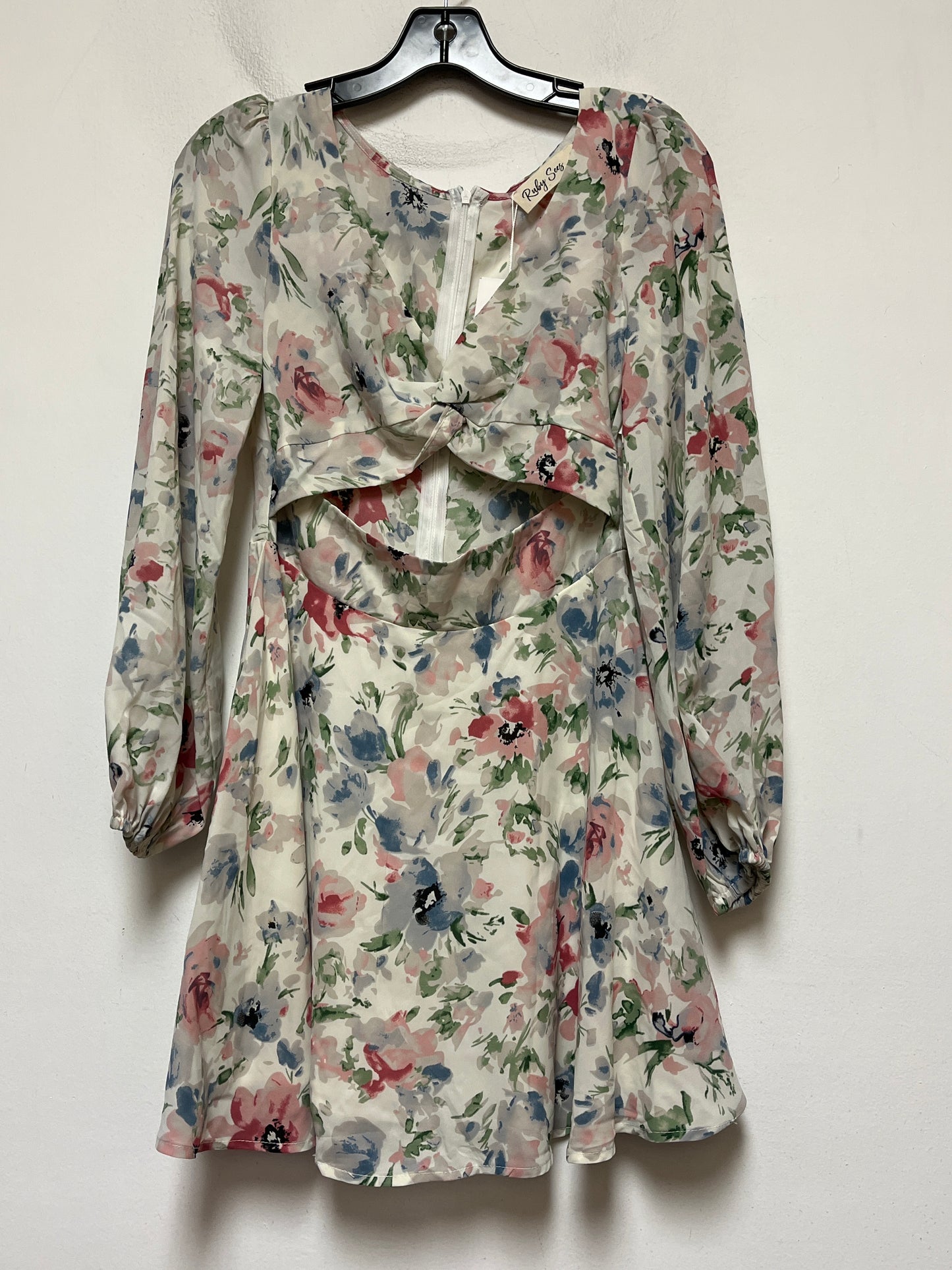 Dress Casual Short By Clothes Mentor In Floral Print, Size: M