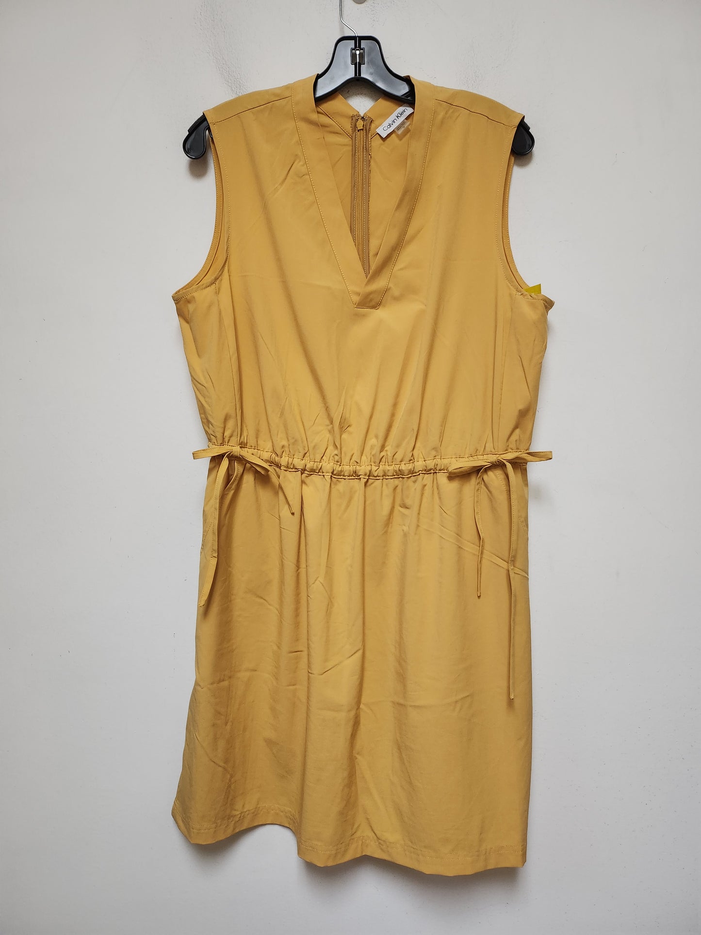 Dress Casual Short By Calvin Klein In Yellow, Size: Xl