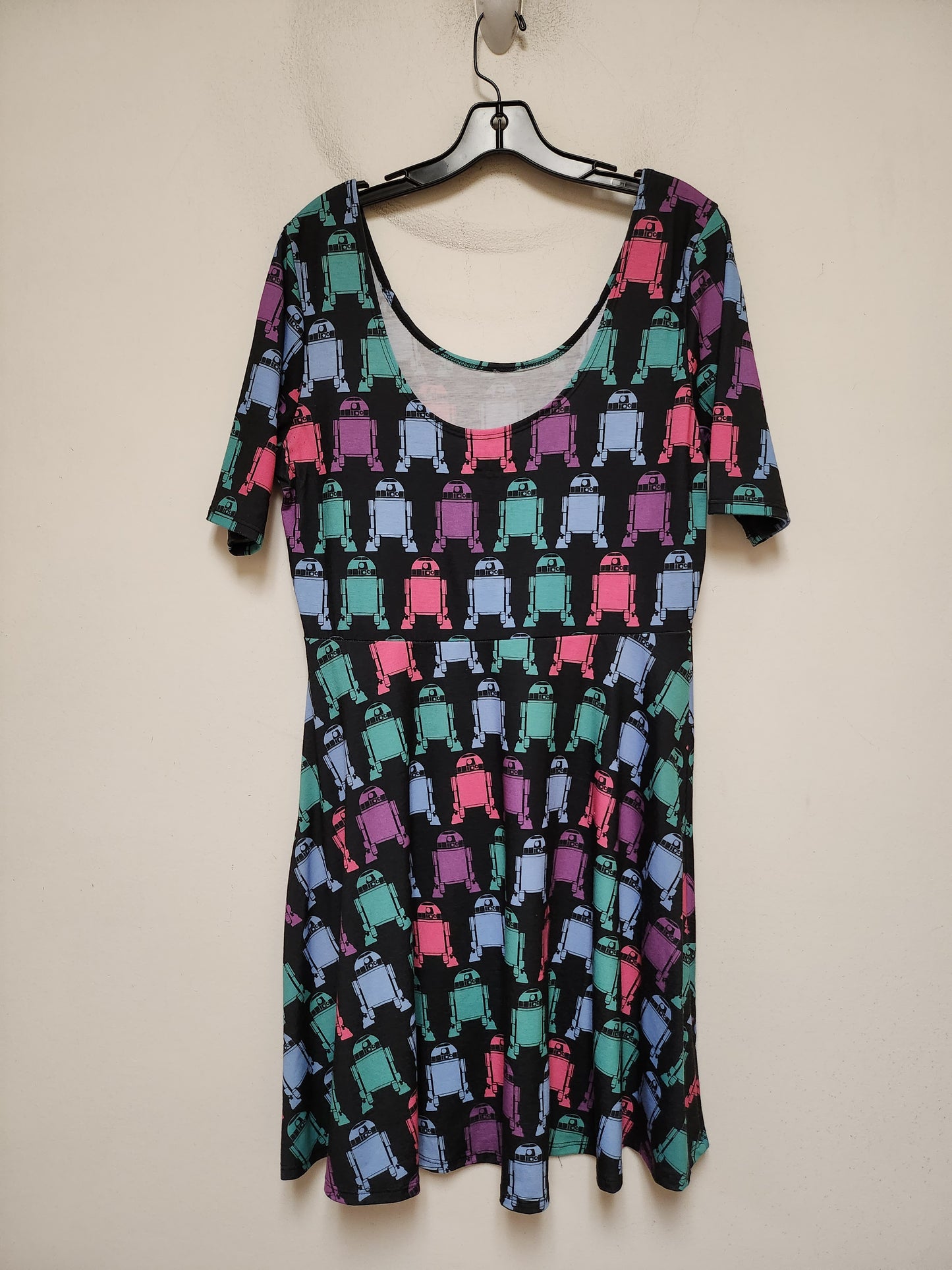 Dress Casual Short By Walt Disney In Multi-colored, Size: L