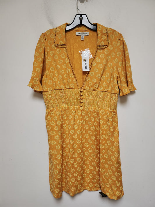 Dress Casual Short By Urban Outfitters In Yellow, Size: L