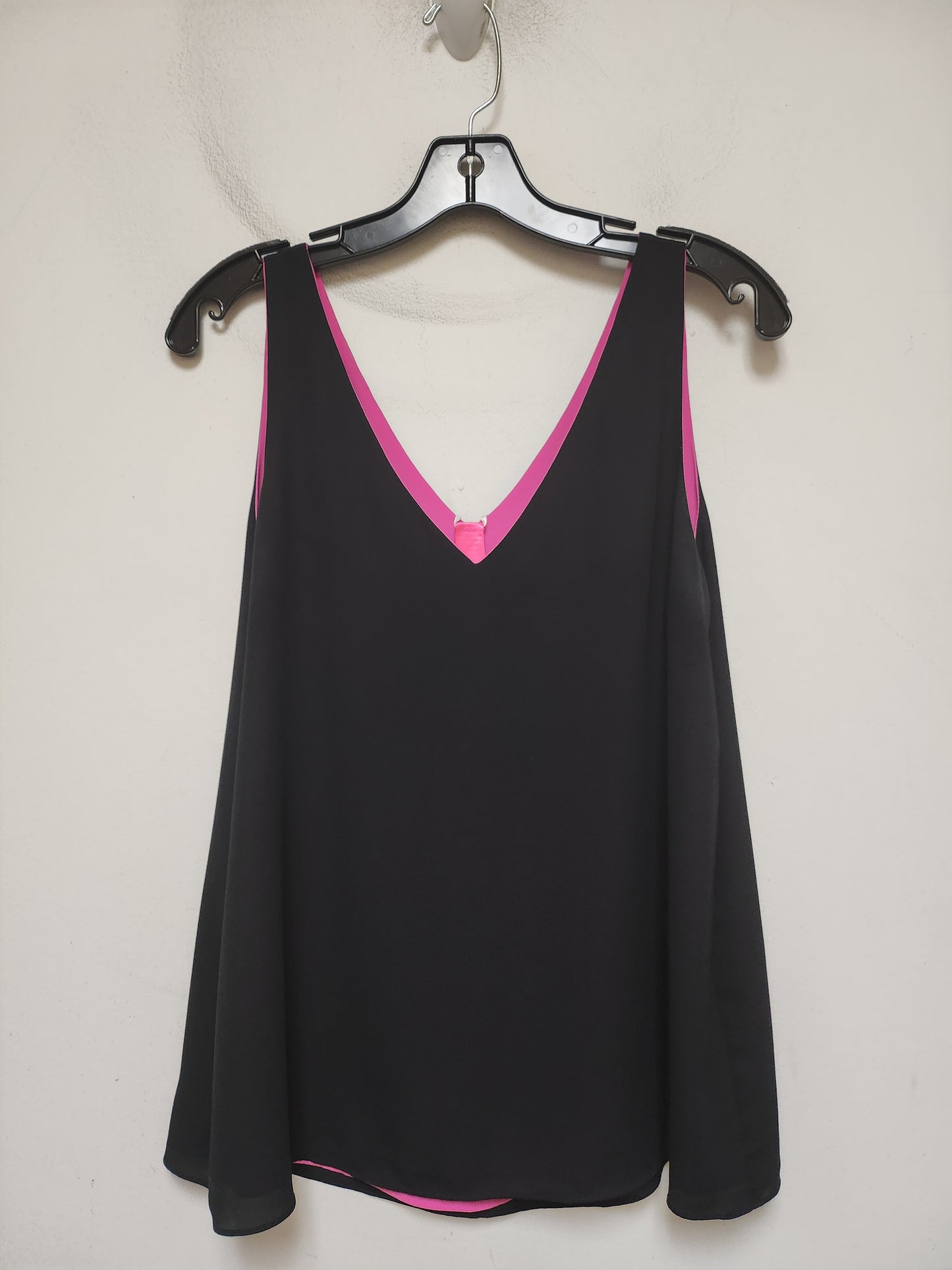 Top Sleeveless Designer By Lilly Pulitzer In Black & Pink, Size: M