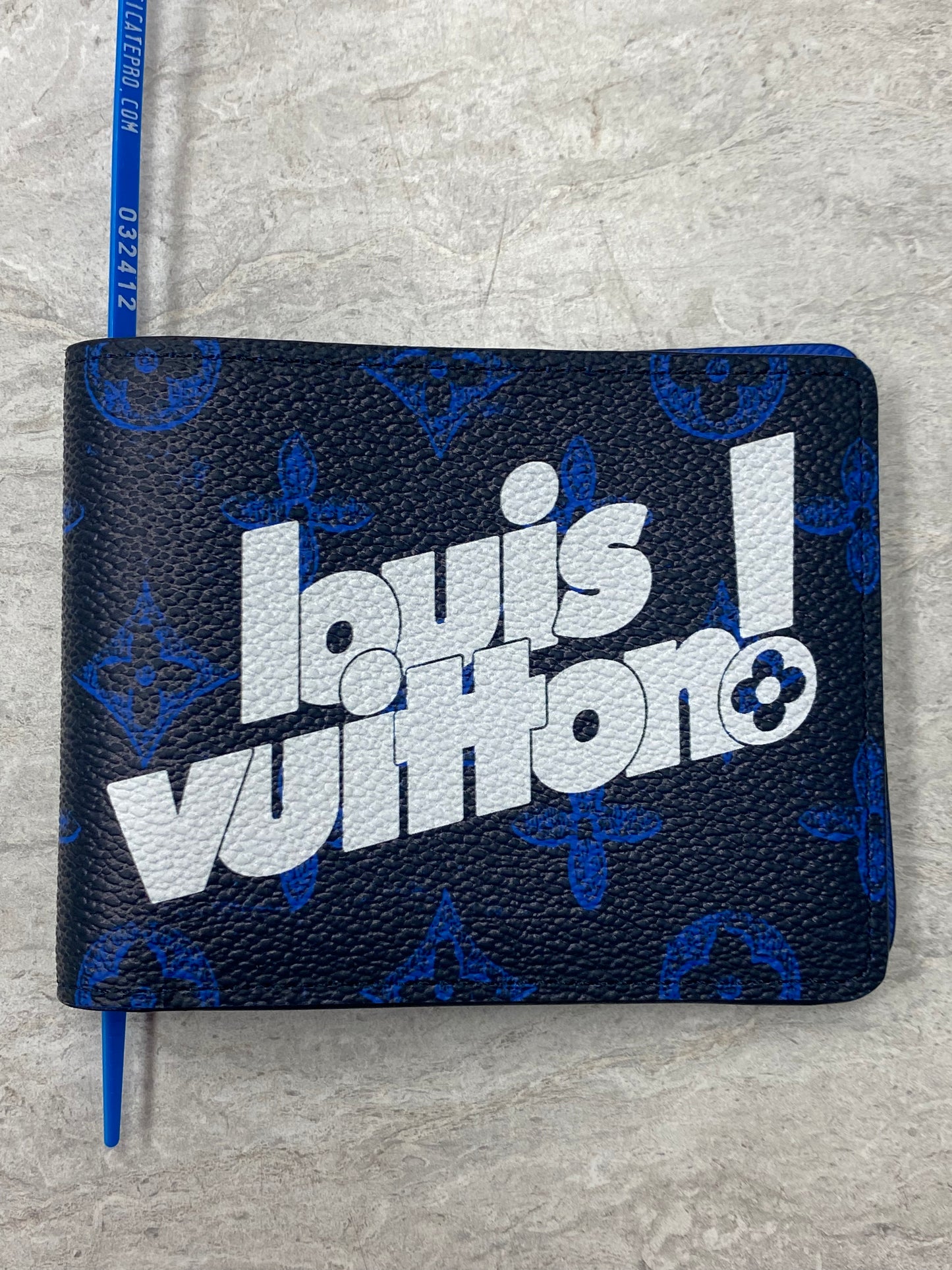 Wallet Luxury Designer By Louis Vuitton, Size: Medium