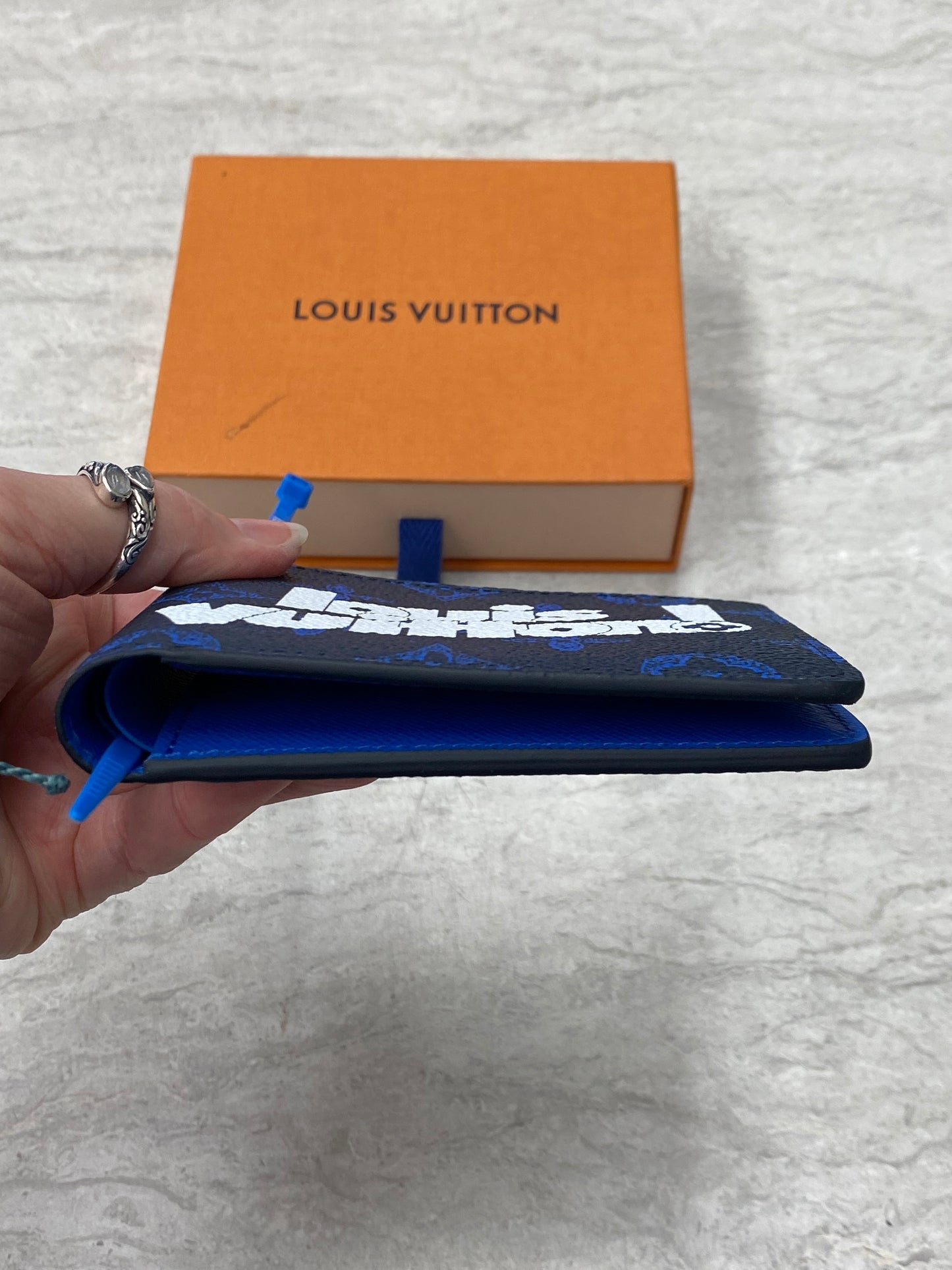 Wallet Luxury Designer By Louis Vuitton, Size: Medium