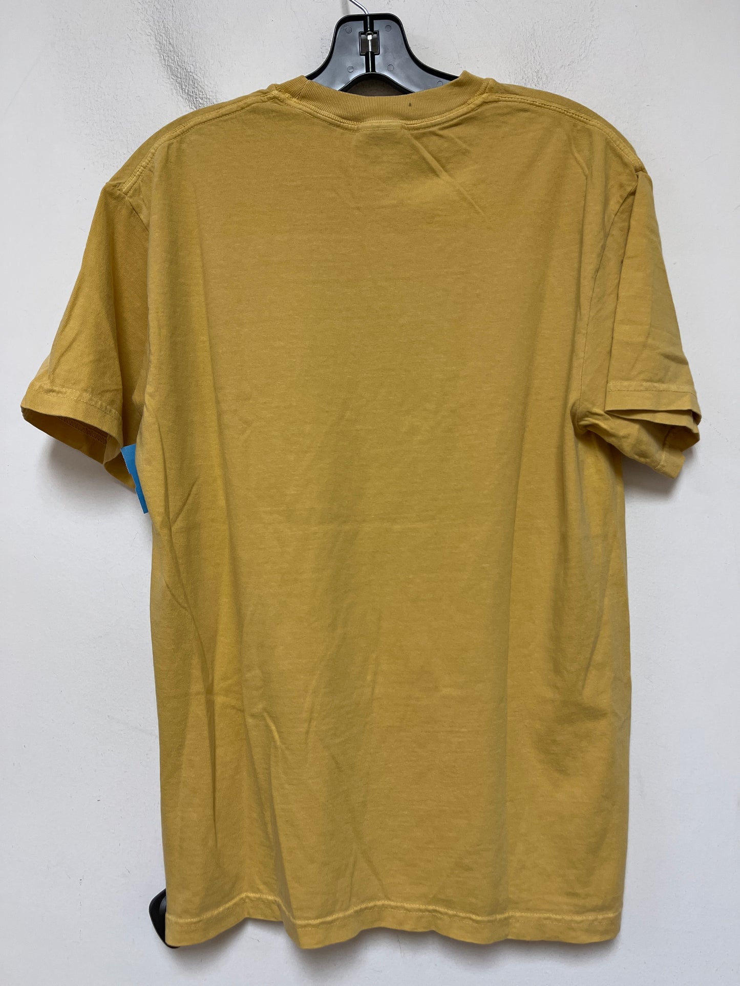 Top Short Sleeve Basic By Clothes Mentor In Yellow, Size: M