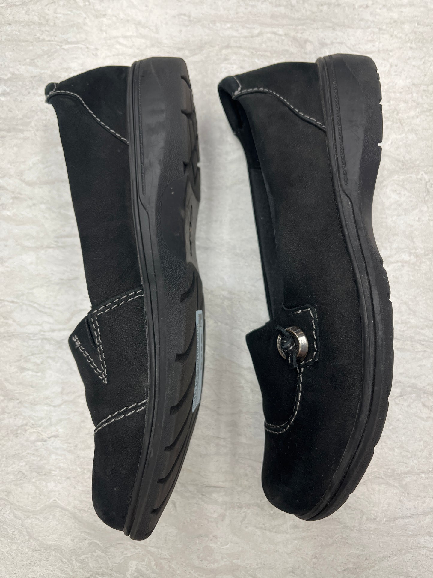 Shoes Flats By Clarks In Black, Size: 10