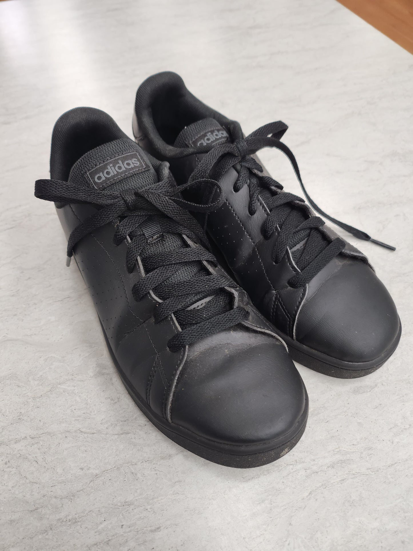 Shoes Sneakers By Adidas In Black, Size: 5.5