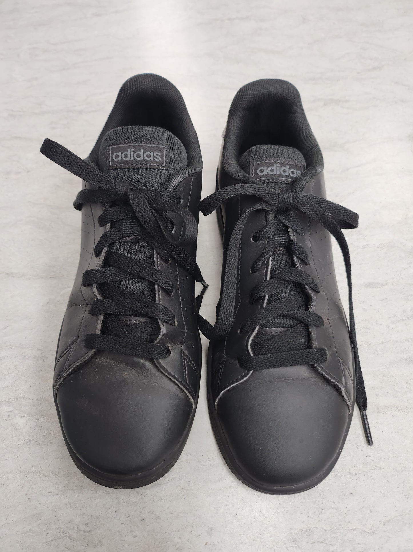 Shoes Sneakers By Adidas In Black, Size: 5.5