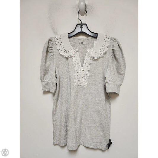 Top Short Sleeve By Loft In Grey, Size: Xs