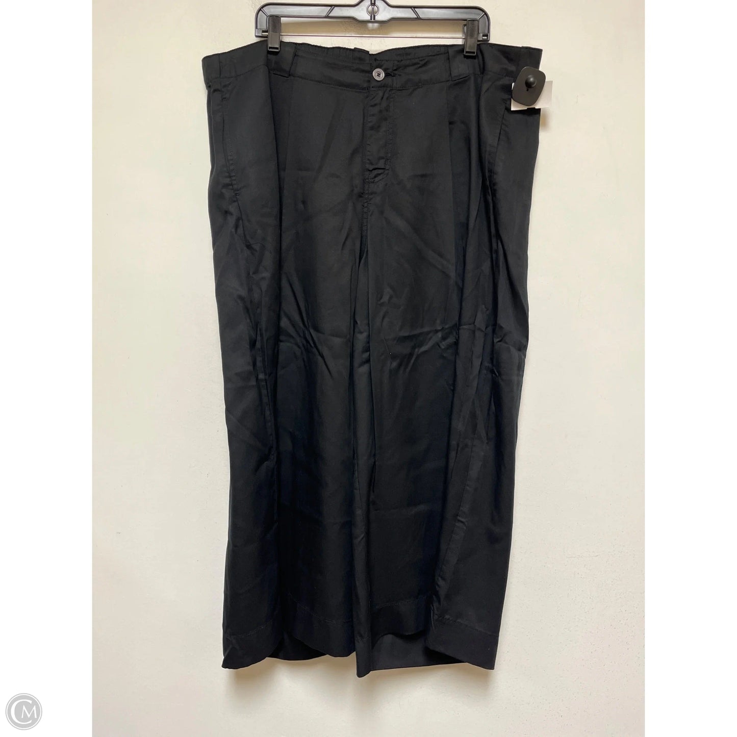 Pants Cropped By Lane Bryant In Black, Size: 18