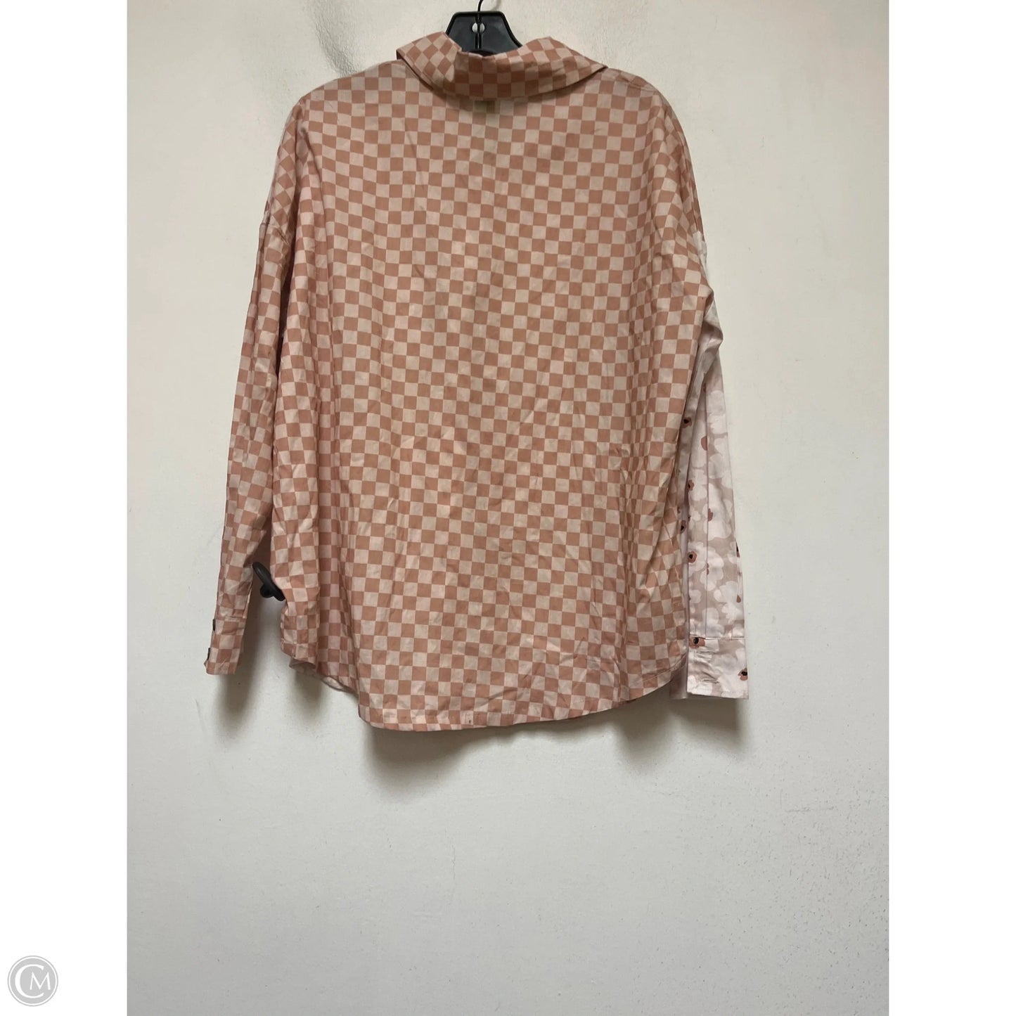 Top Long Sleeve By Clothes Mentor In Tan & White, Size: Xs