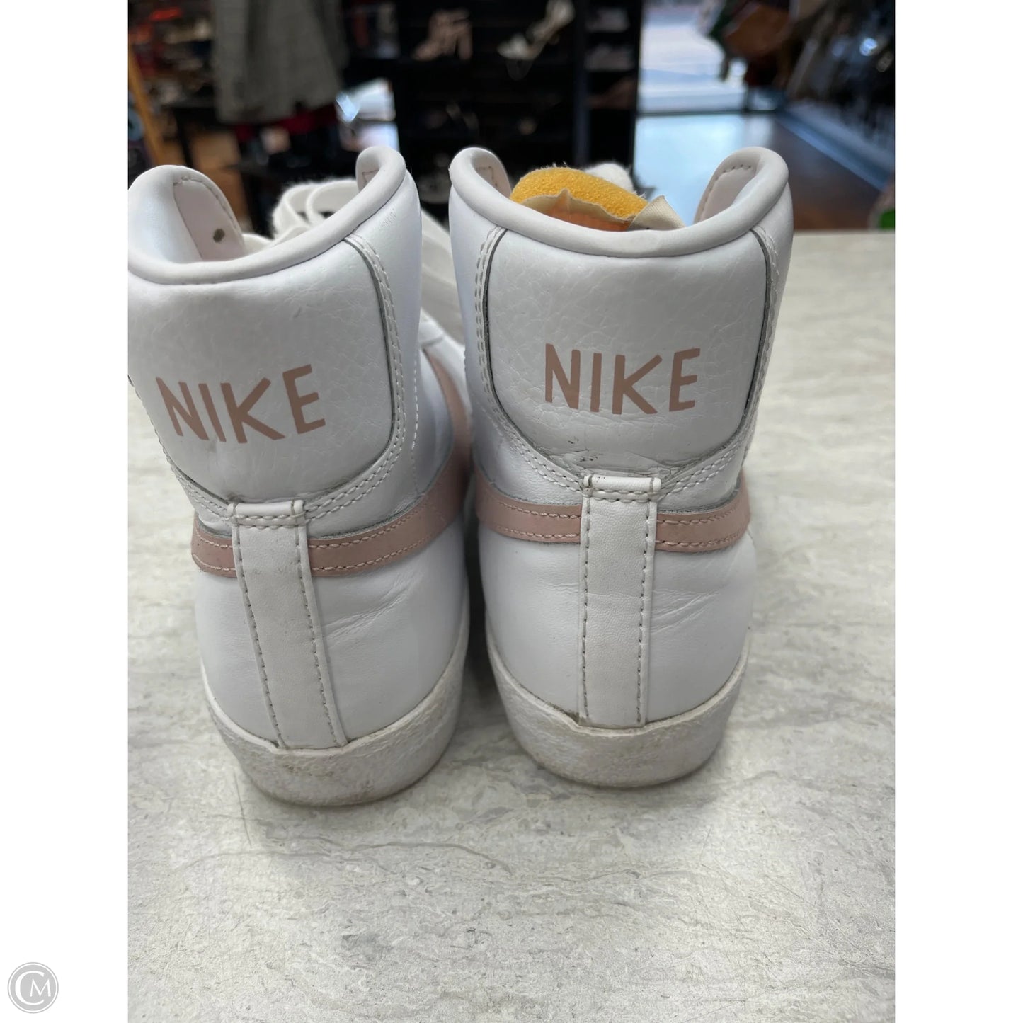 Shoes Sneakers By Nike In Pink & White, Size: 7.5