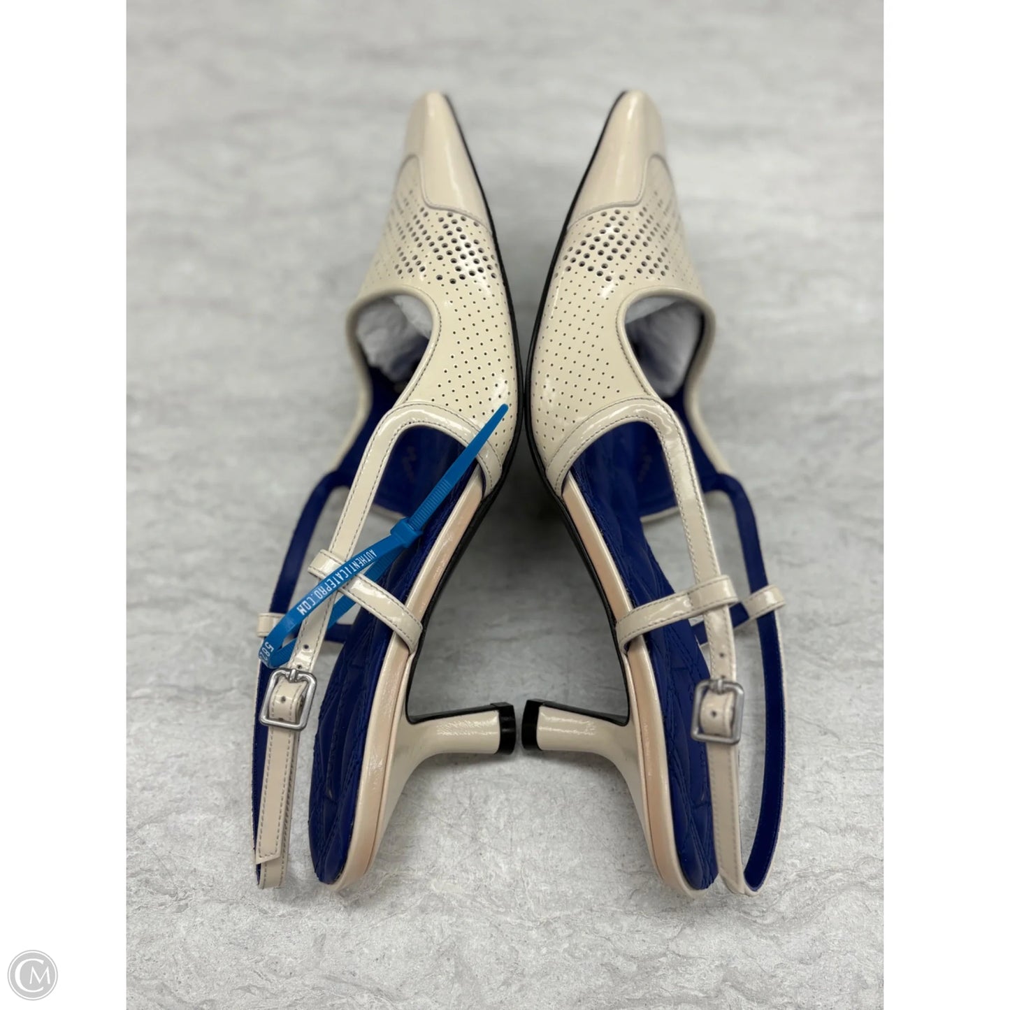 Shoes Luxury Designer By Burberry In Cream, Size: 8