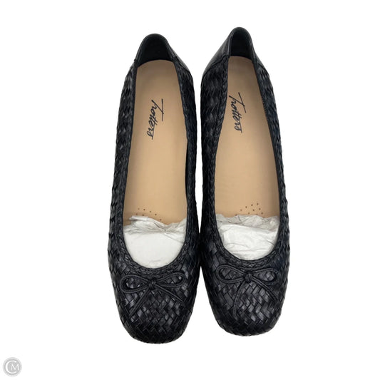 Shoes Flats By Clothes Mentor In Black, Size: 10