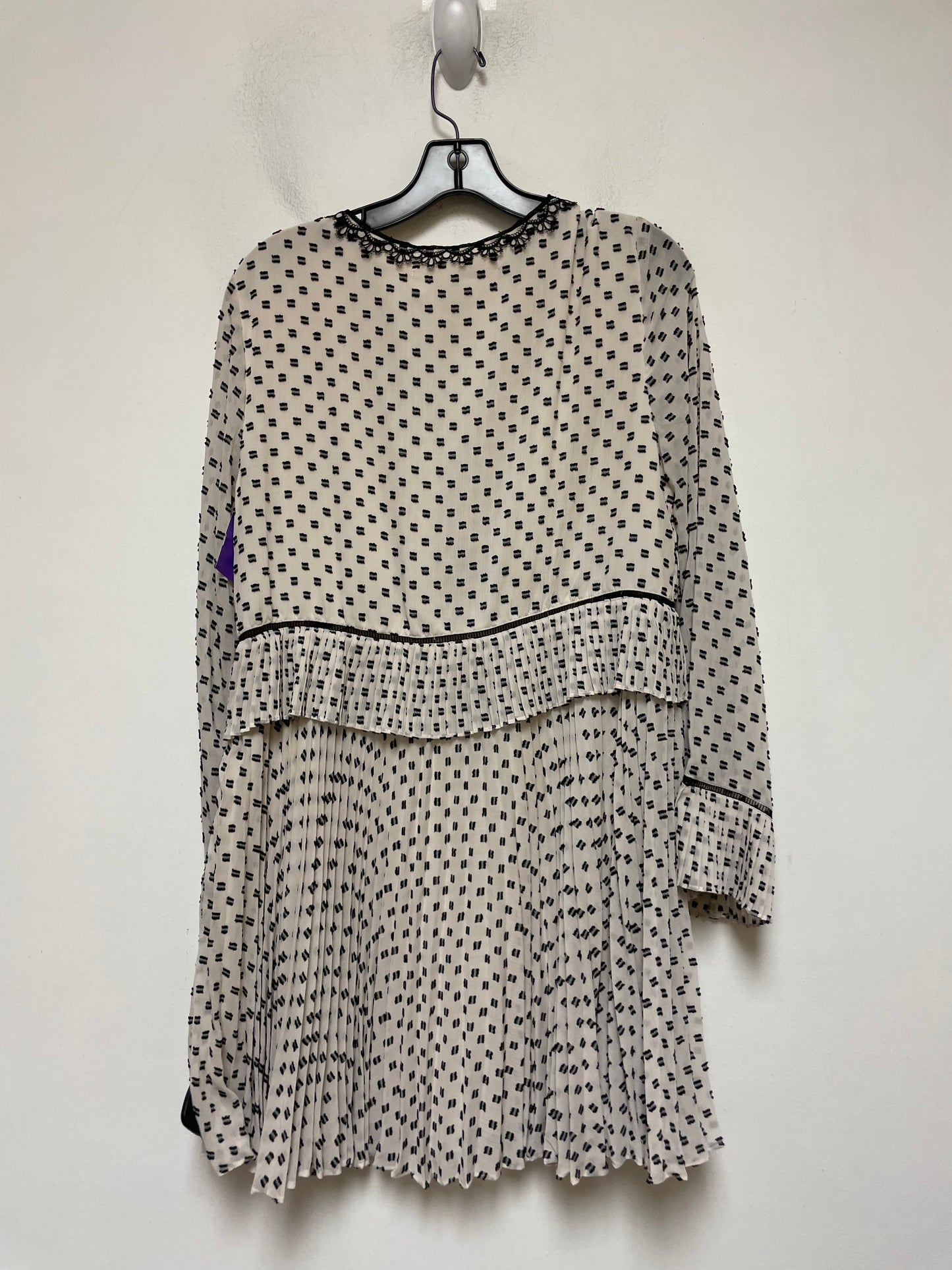 Black & Cream Dress Casual Short Chelsea And Violet, Size L