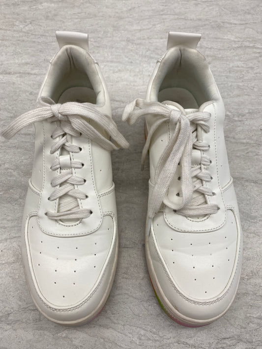 White Shoes Sneakers Clothes Mentor, Size 10