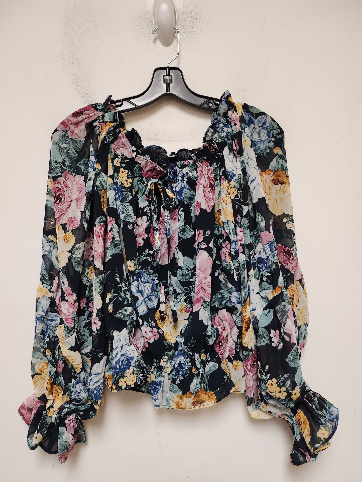 Top Long Sleeve By Vici In Floral Print, Size: M