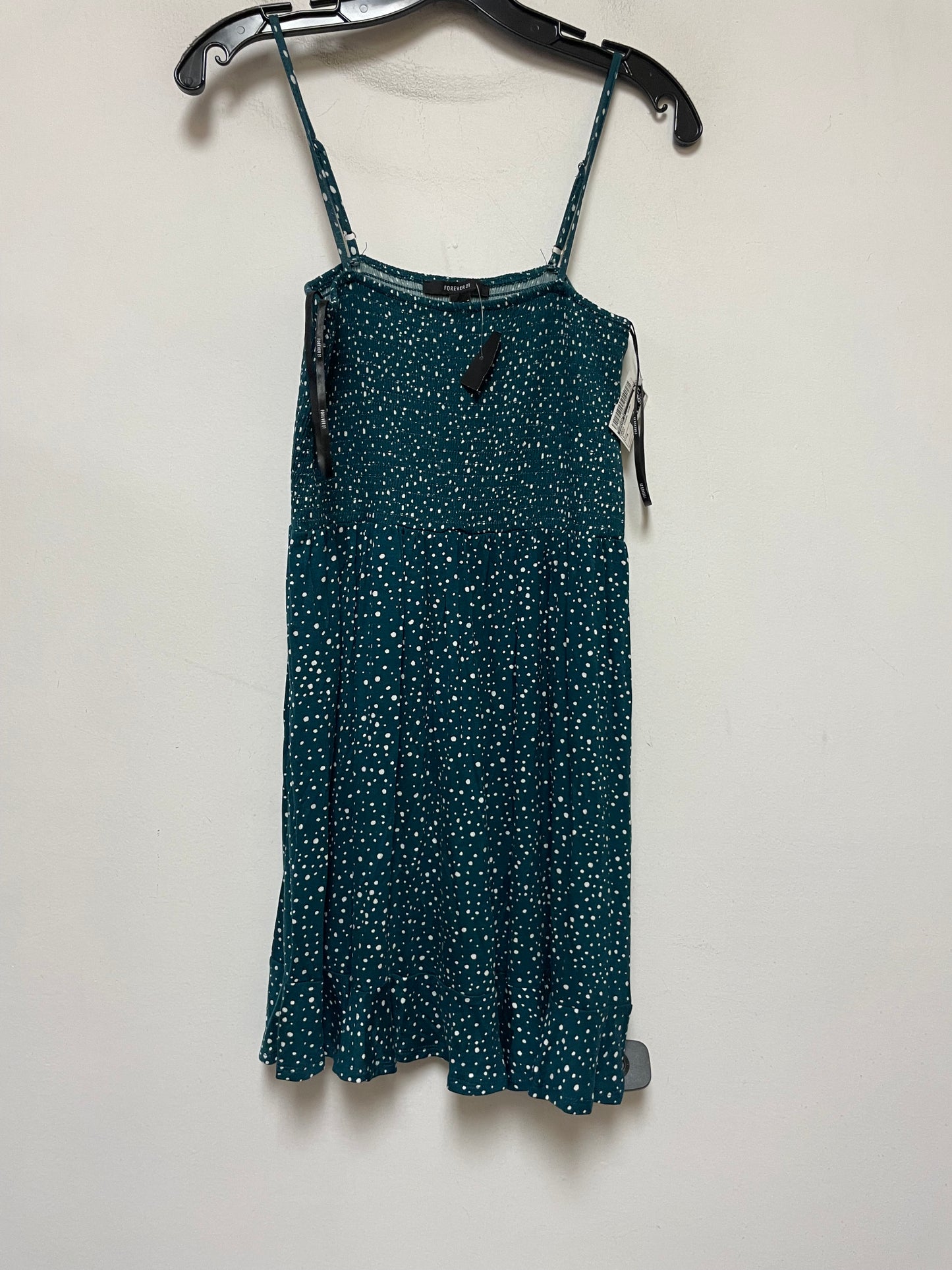 Dress Casual Short By Forever 21 In Green, Size: M