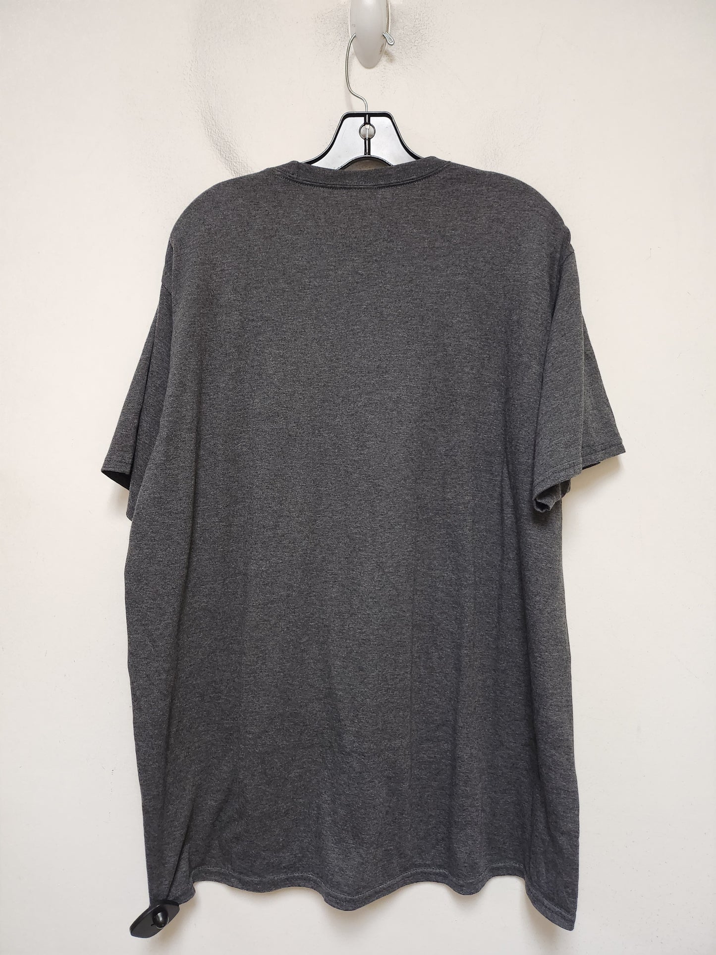 Top Short Sleeve Basic By Clothes Mentor In Grey, Size: Xl