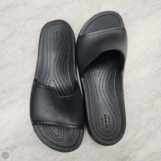 Sandals Flats By Crocs In Black, Size: 9
