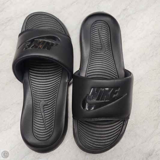 Sandals Flats By Nike In Black, Size: 9
