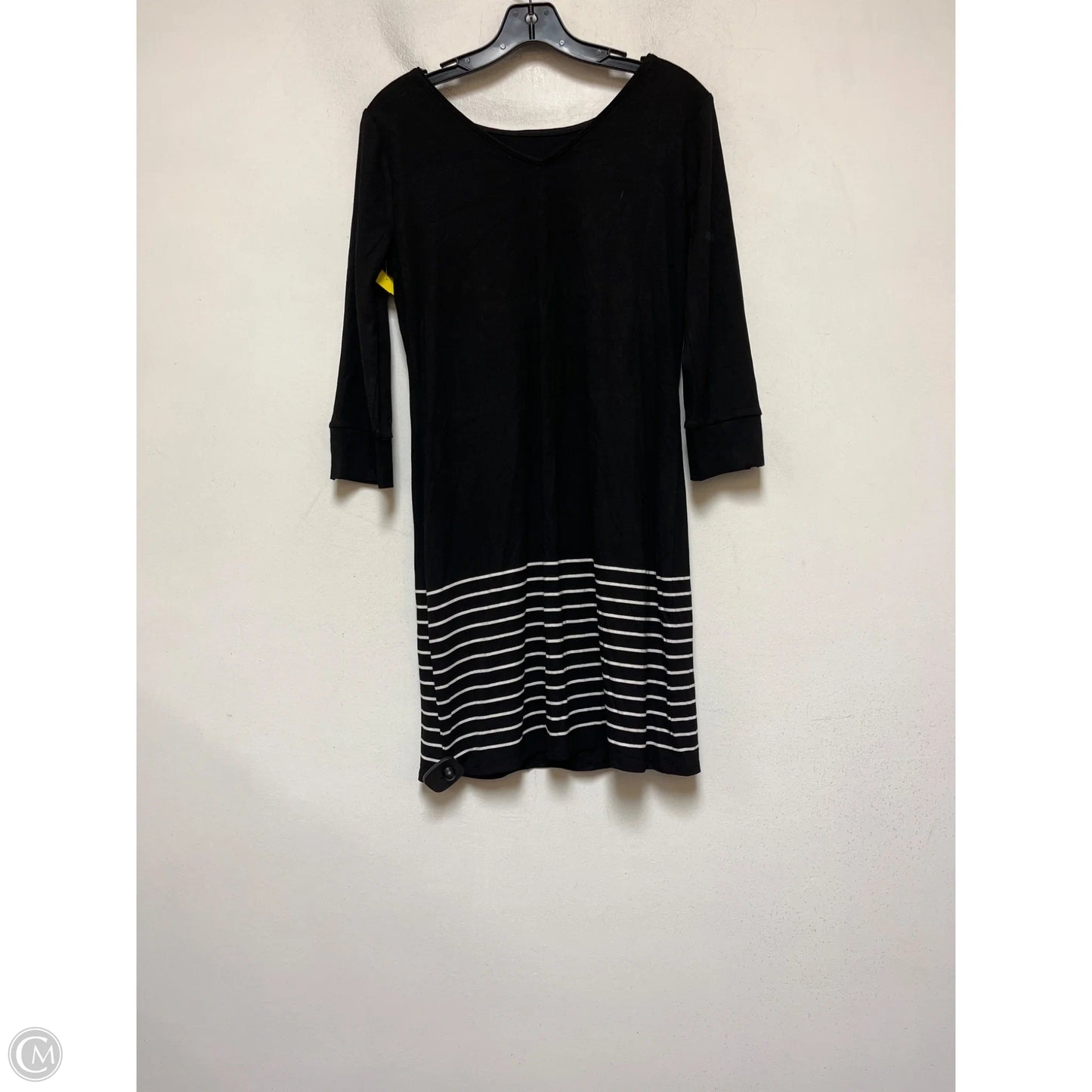 Dress Casual Short By White House Black Market In Black & White, Size: Xs