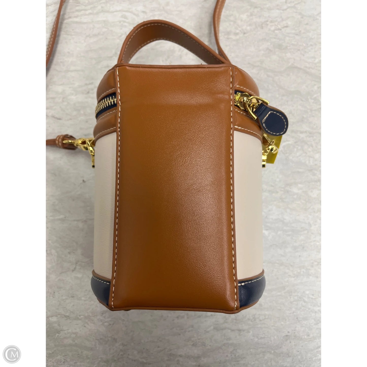 Crossbody By Clothes Mentor, Size: Small