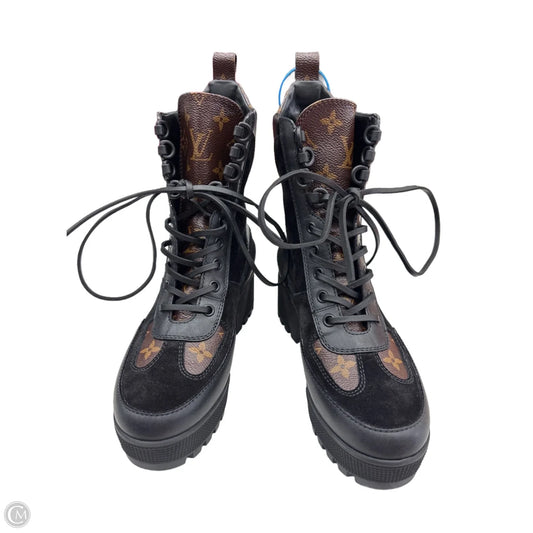 Boots Luxury Designer By Louis Vuitton In Black & Brown, Size: 6.5