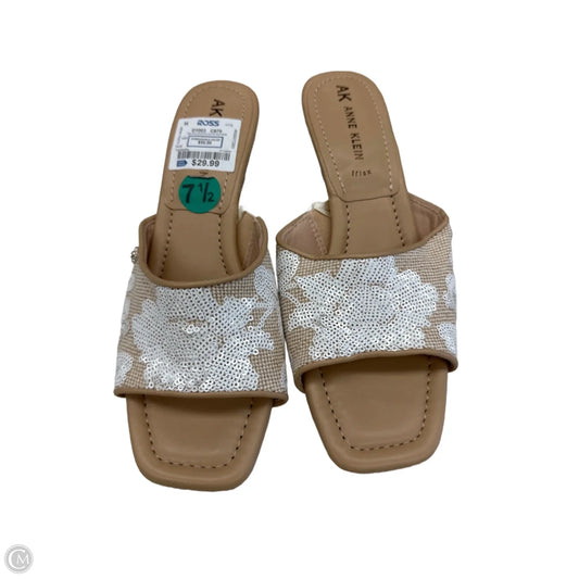 Sandals Heels Kitten By Anne Klein In Tan & White, Size: 7.5