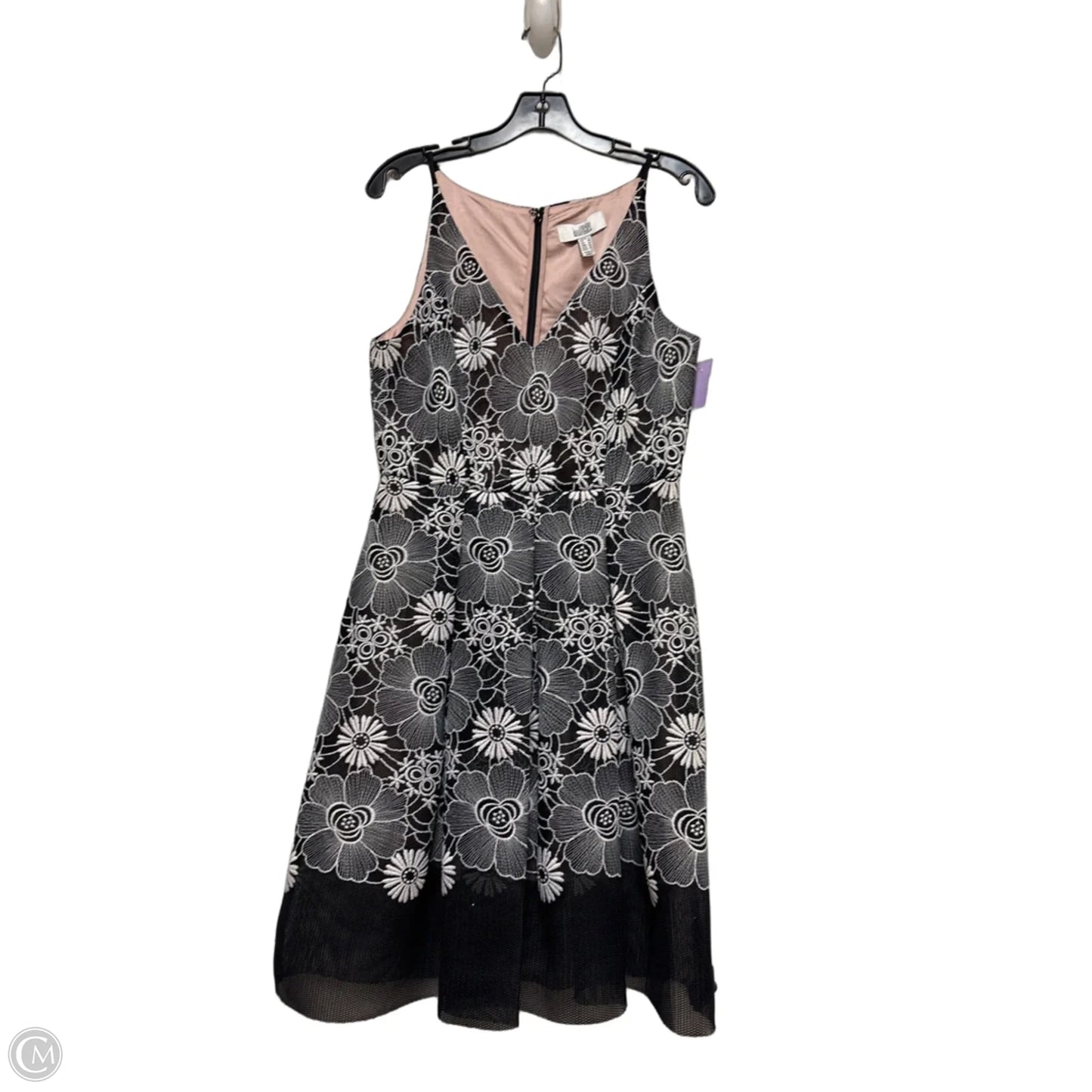 Dress Casual Short By Badgley Mischka In Black & White, Size: S