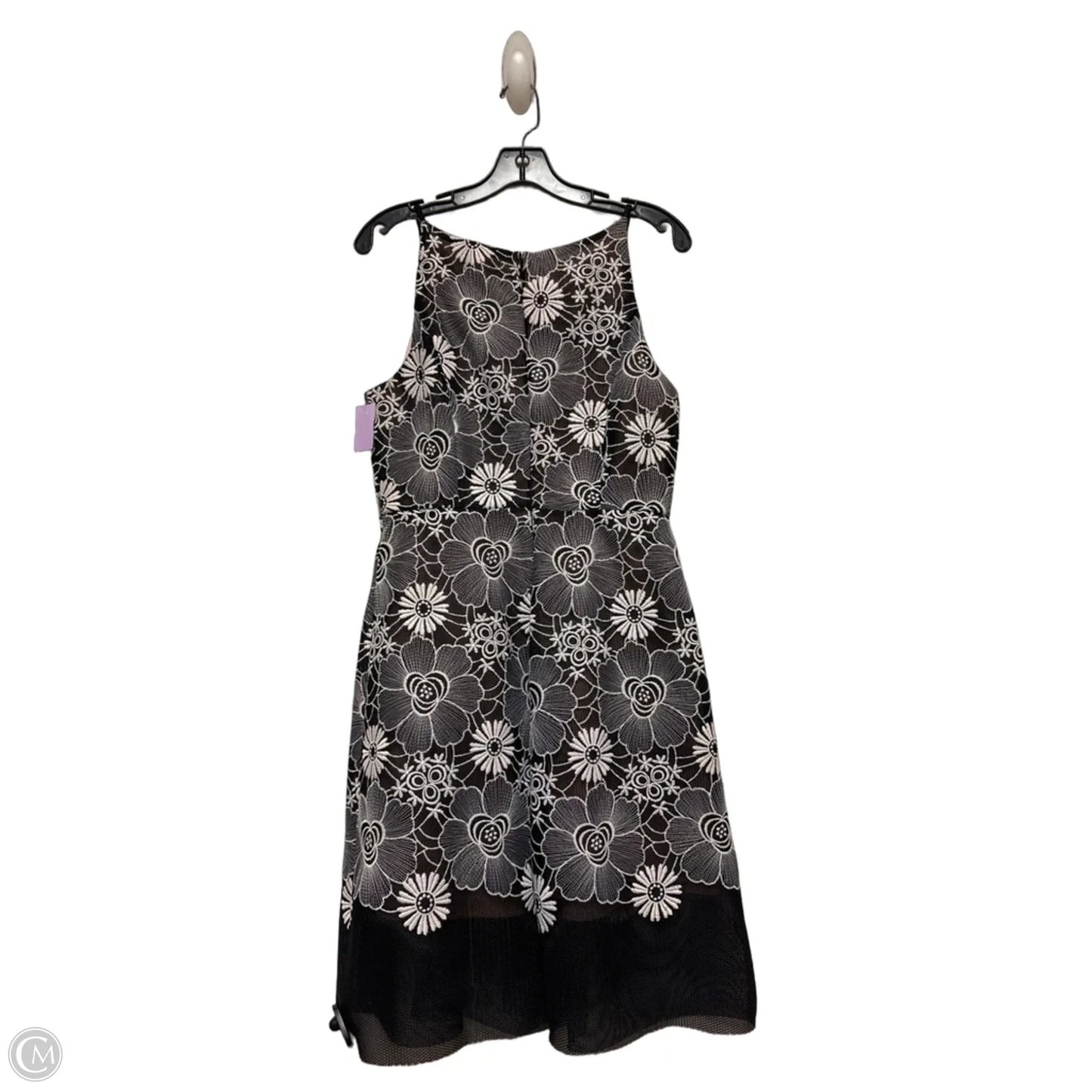Dress Casual Short By Badgley Mischka In Black & White, Size: S