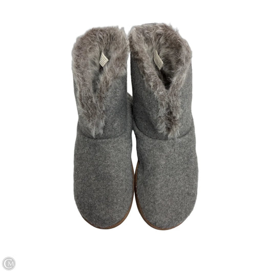 Boots Ankle Flats By Clothes Mentor In Grey, Size: 9.5