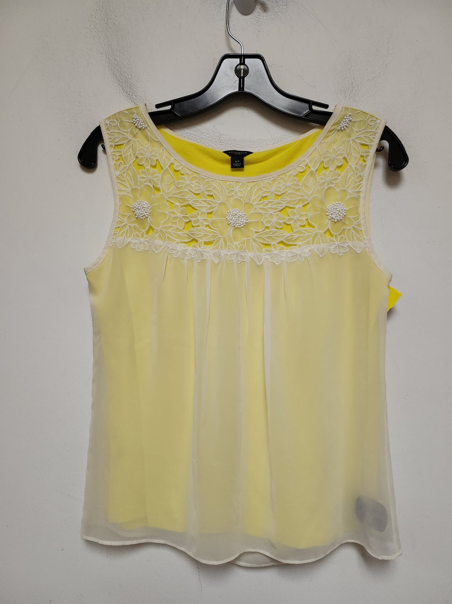 Top Sleeveless By Ann Taylor In Yellow, Size: Xs