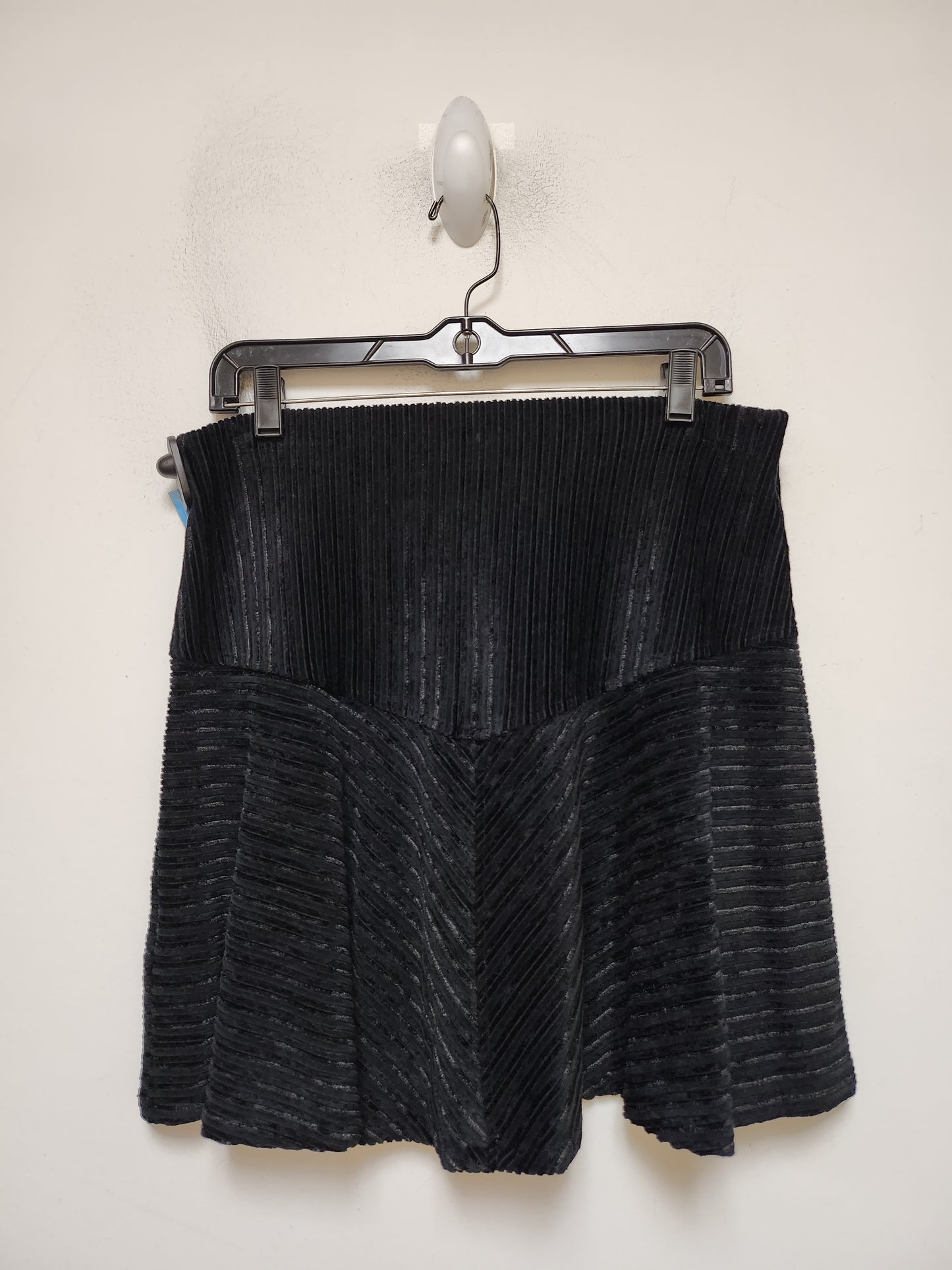 Skirt Mini & Short By Free People In Black, Size: L