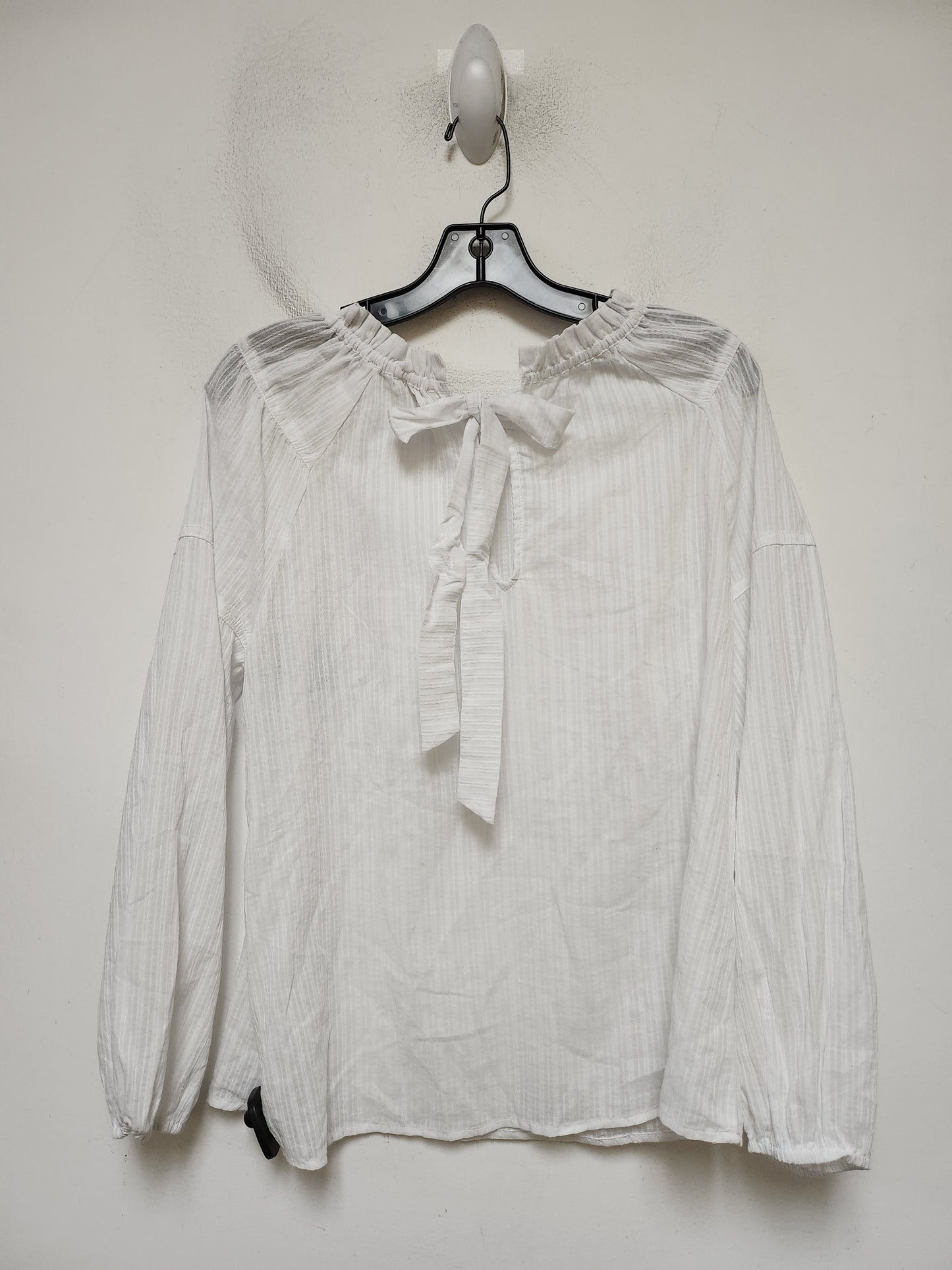 Top Long Sleeve By Chelsea And Violet In White, Size: M