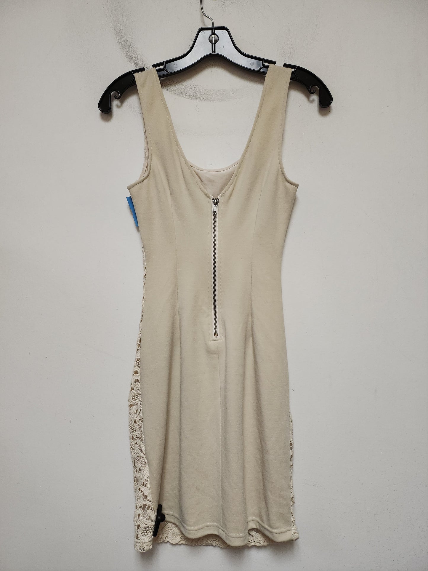 Dress Casual Short By Chelsea And Violet In Cream, Size: Xs