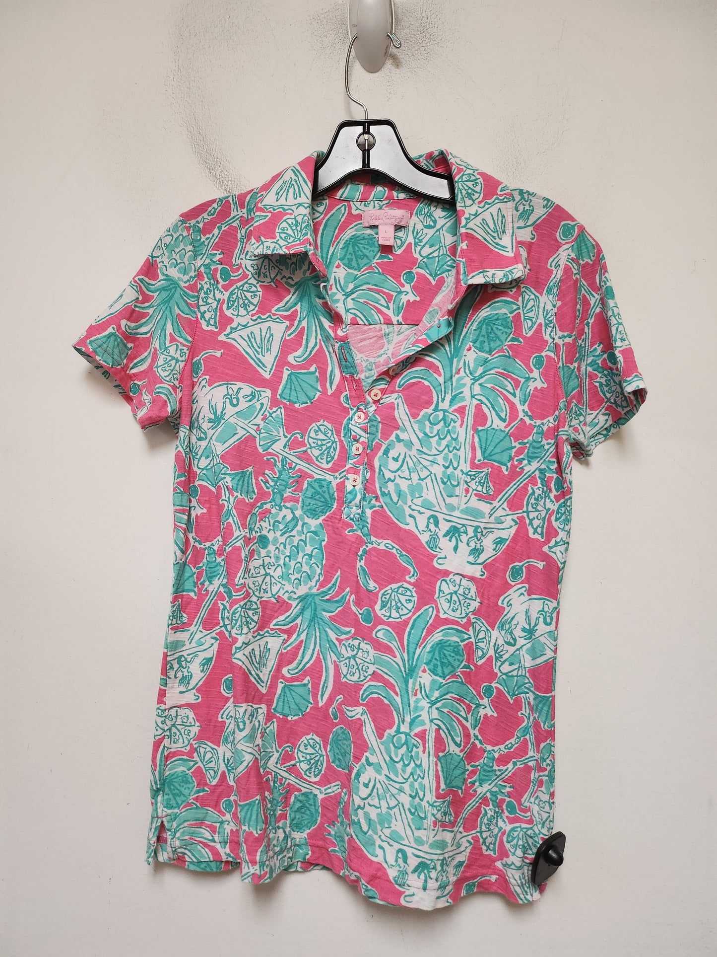 Top Short Sleeve Designer By Lilly Pulitzer In Green & Pink, Size: L