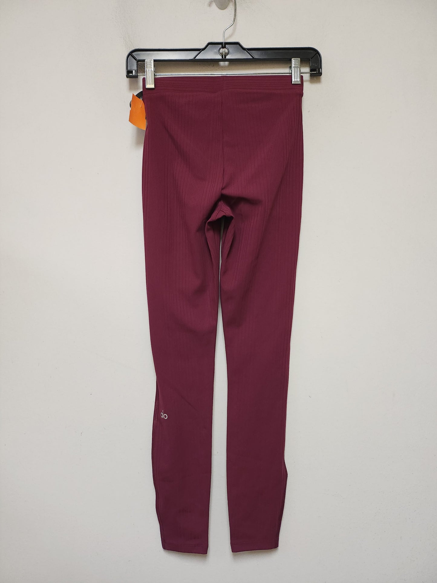 Athletic Leggings By Alo In Maroon, Size: Xs