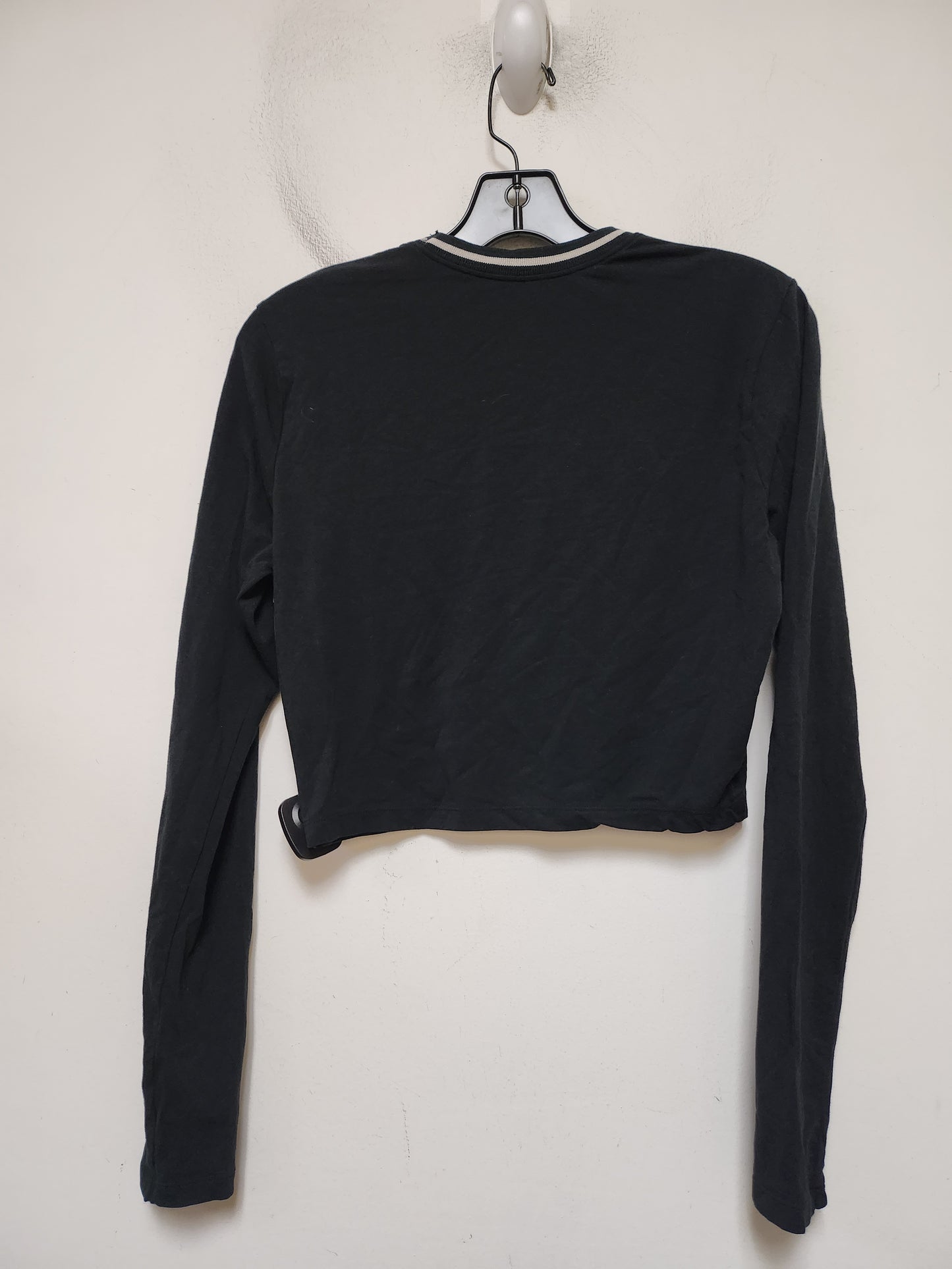 Athletic Top Long Sleeve Crewneck By Nike Apparel In Black & Grey, Size: M