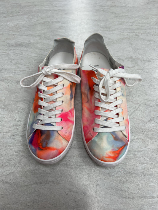 Shoes Sneakers By Clothes Mentor  Size: 7.5