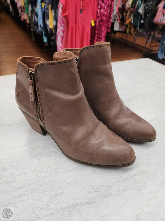 Boots Designer By Frye In Brown, Size: 7