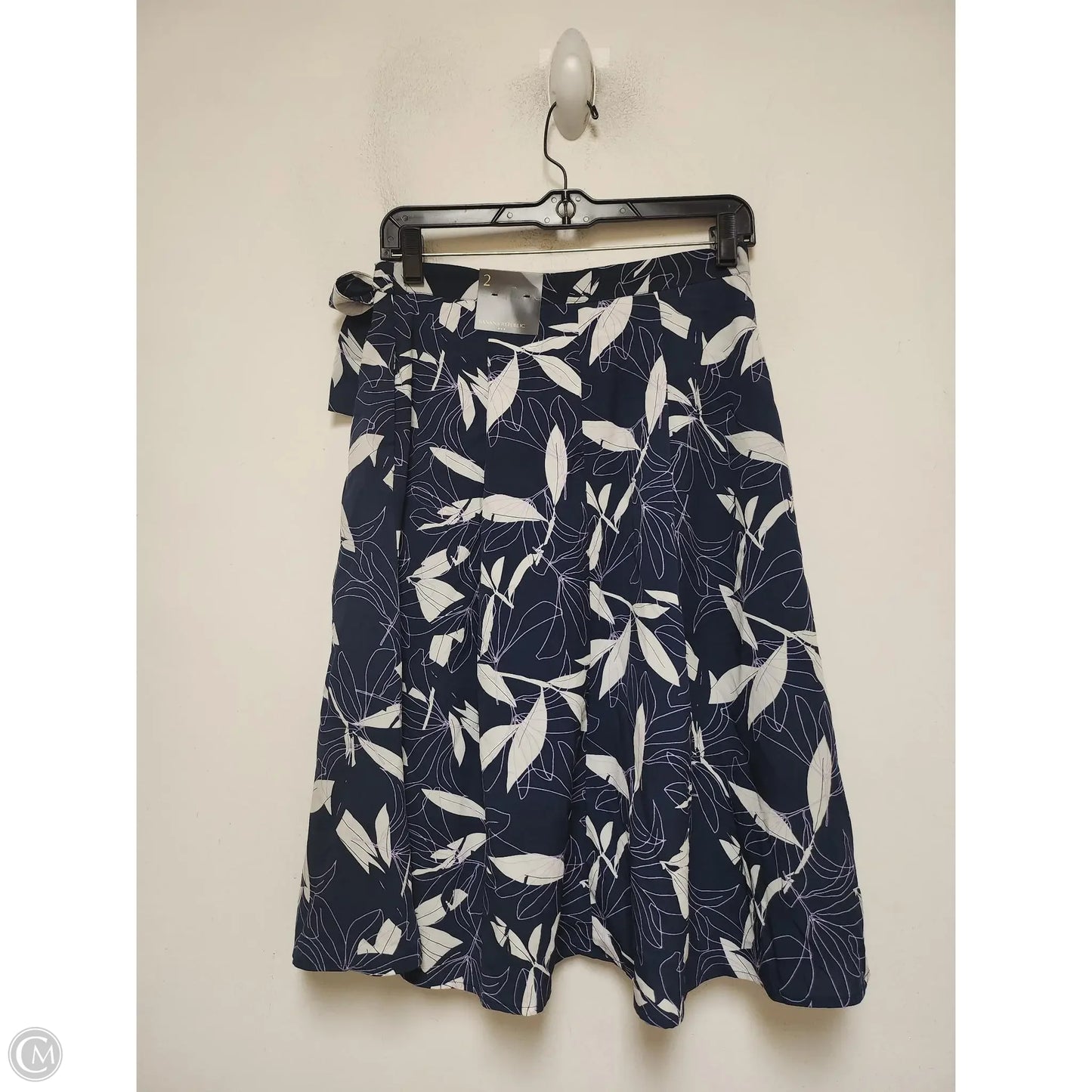 Skirt Midi By Banana Republic In Blue & White, Size: 2