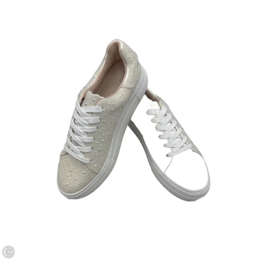 Shoes Flats By Betsey Johnson In White, Size: 9