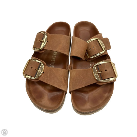 Sandals Flats By Birkenstock In Brown, Size: 6