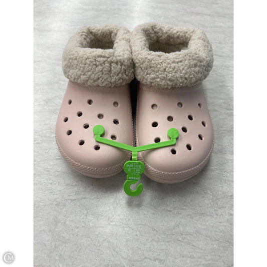 Shoes Flats By Crocs In Pink, Size: 8