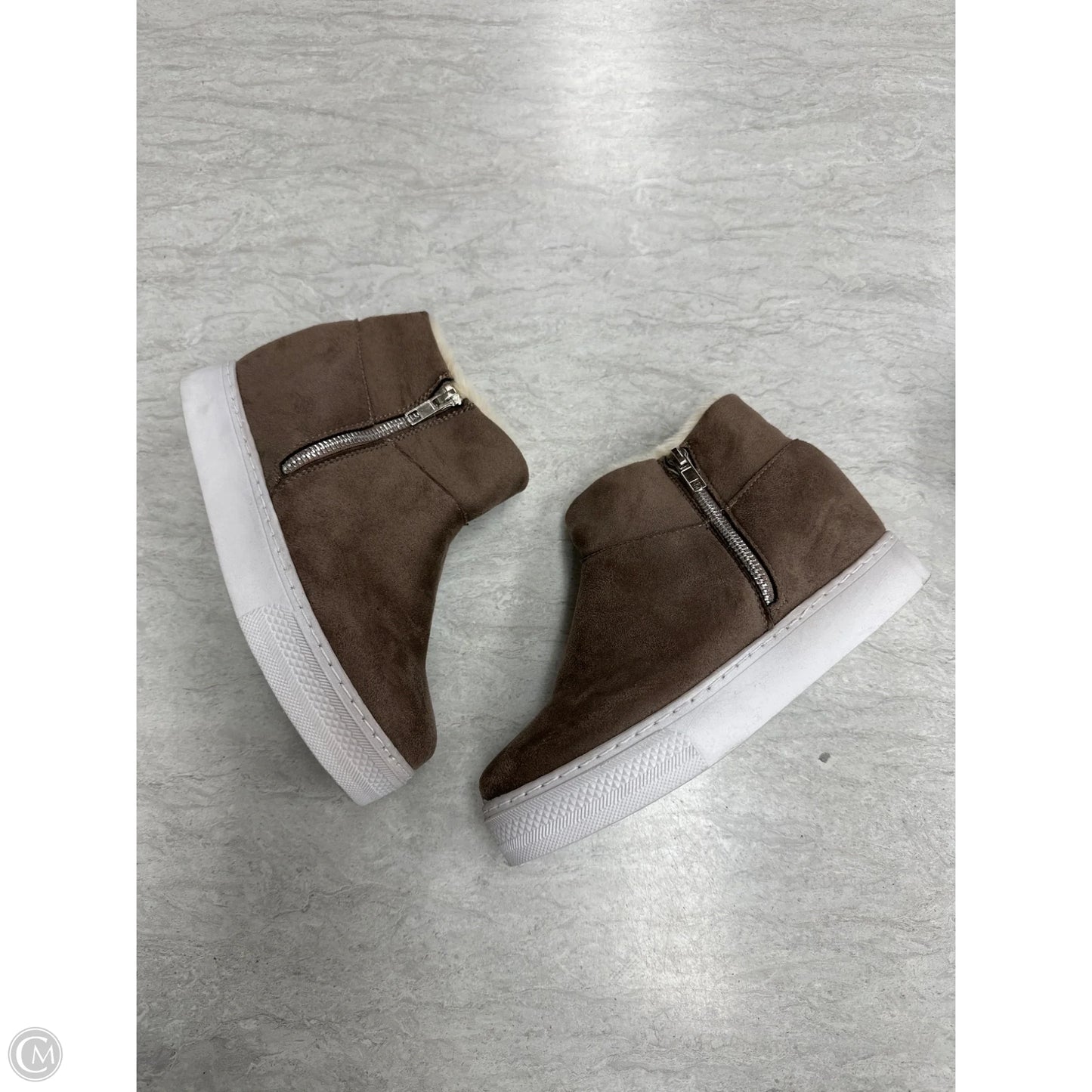 Shoes Sneakers By Bamboo In Grey, Size: 6.5