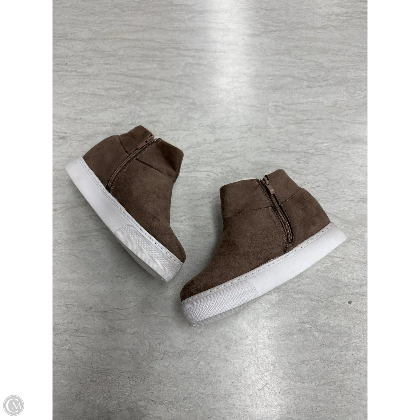 Shoes Sneakers By Bamboo In Grey, Size: 6.5