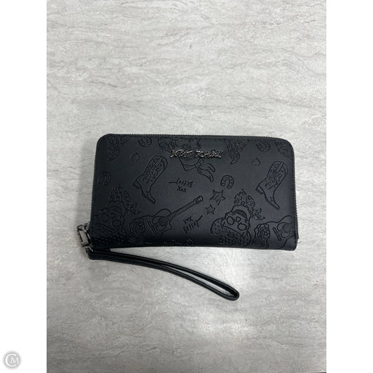 Wristlet By Betsey Johnson, Size: Medium